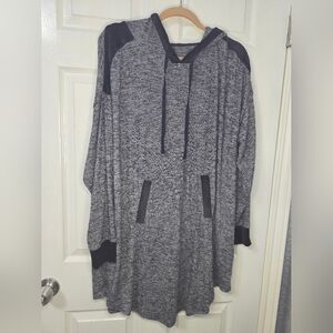 Simply Vera Vera Wang Gray and Black Knit Sweaters